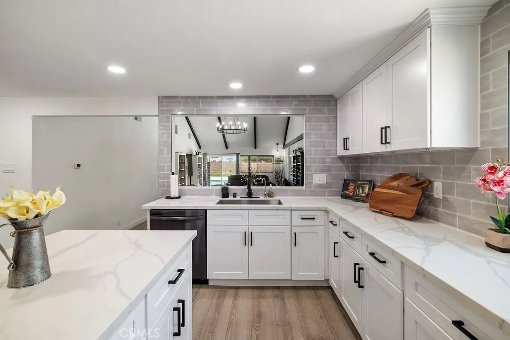 41841 55th Street W, Quartz Hill, California 93536 home-pic-18