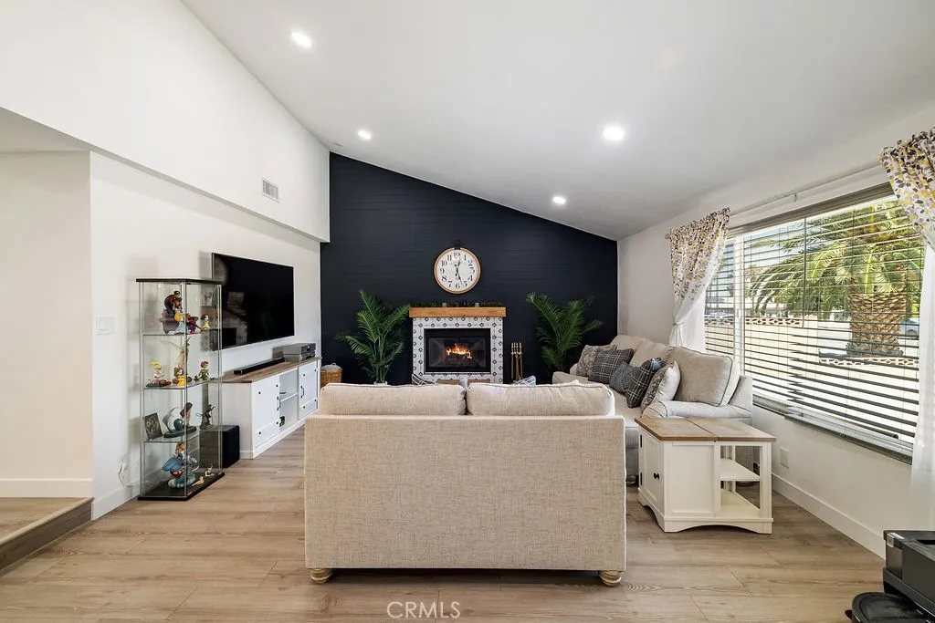 41841 55th Street W, Quartz Hill, California 93536 home-pic-11
