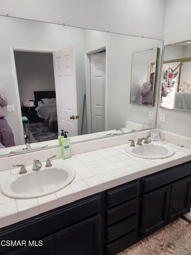 18612 El Dorado Court, Canyon Country, California 91351 home-pic-4