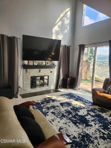 living rm high ceiling