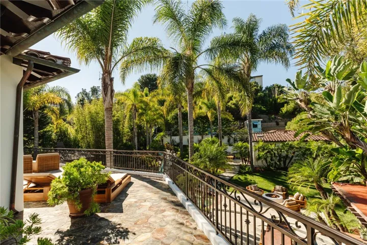 1807 Valley Park Avenue, Hermosa Beach, California 90254