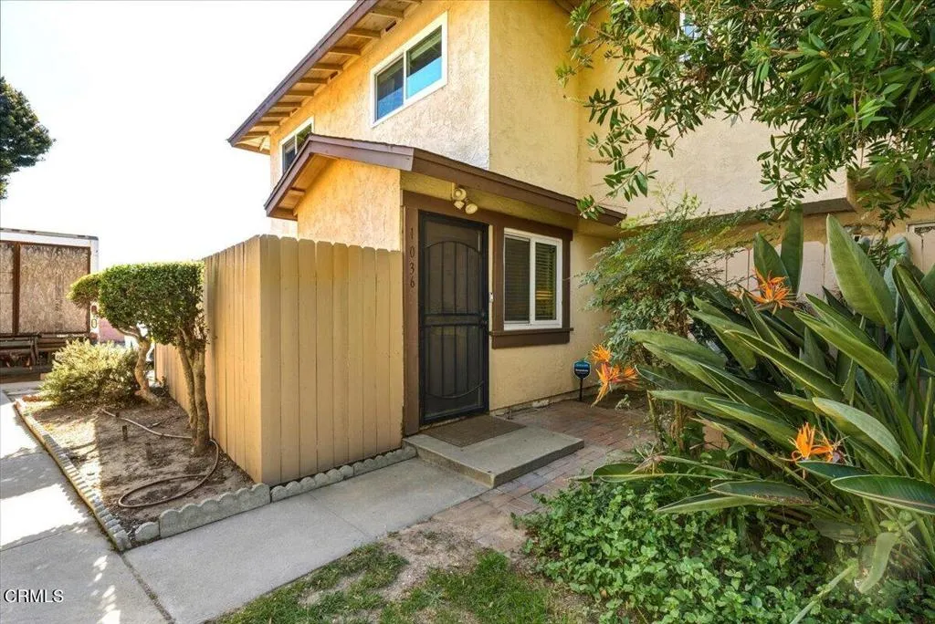 1036 Cheyenne Way, Oxnard, California 93033 home-pic-3