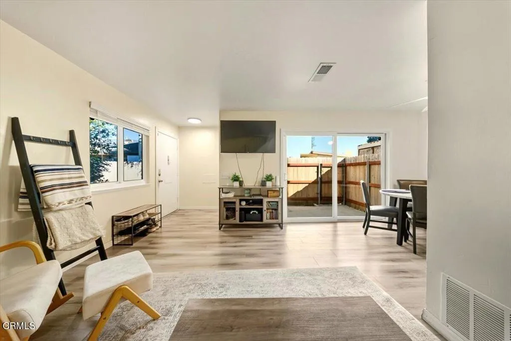 1036 Cheyenne Way, Oxnard, California 93033 home-pic-7