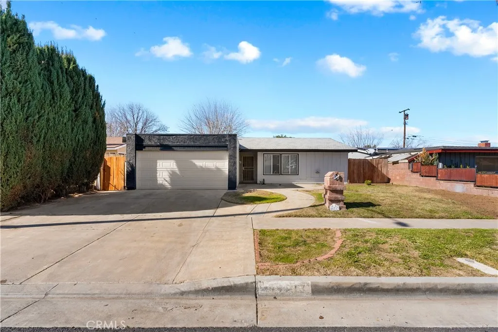44213 4th E, Lancaster, California 93535 home-pic-1