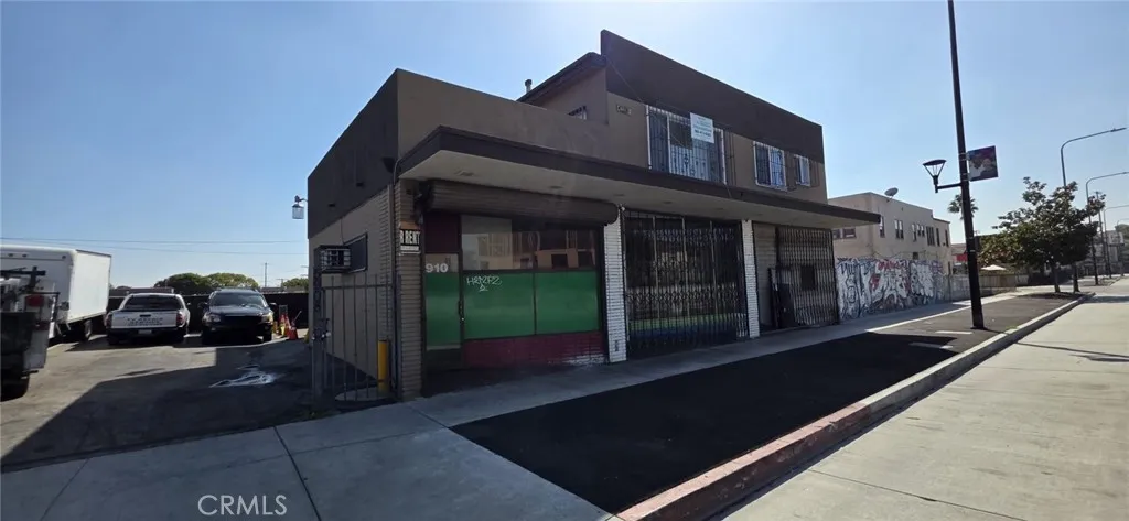 5908 Crenshaw