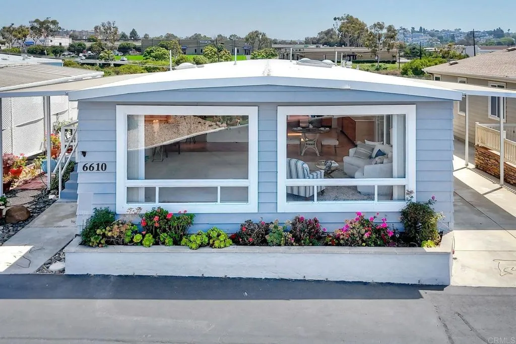 1440 sq. ft. on a large lot at the southern end of Solamar