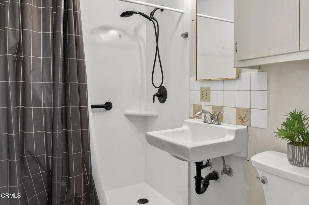 5014 Floral Drive, Ventura, California 93001 home-pic-23
