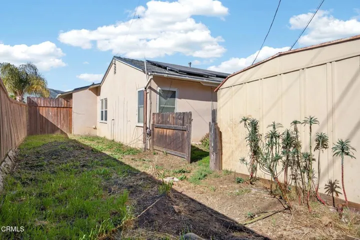 28-web-or-mls-Upmarket Media-5014Flo-077
