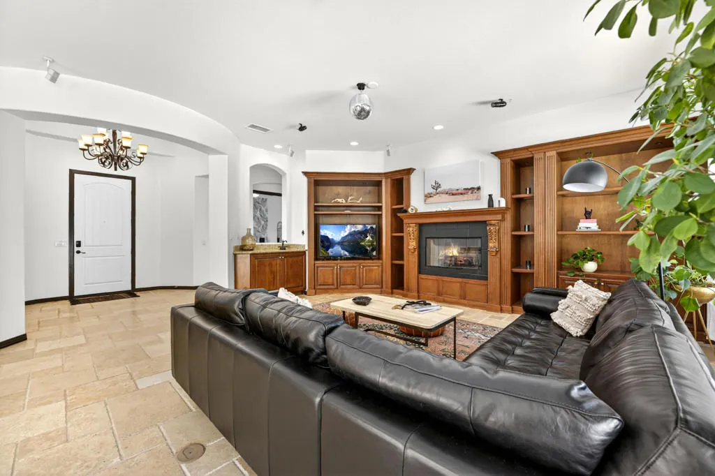 48789 Cascade Street, Indio, California 92201 home-pic-9