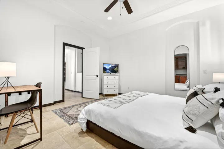 48789-cascade-st-day-012