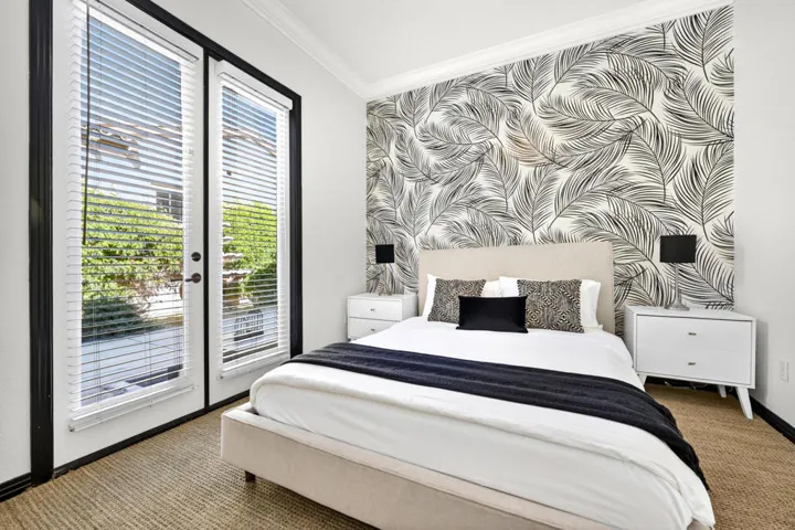 48789-cascade-st-day-013