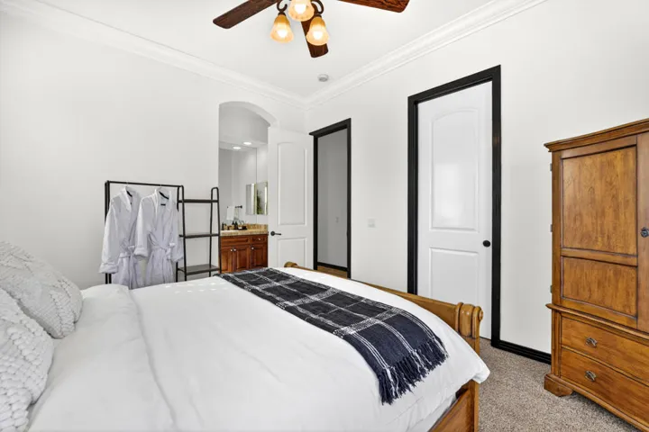 48789-cascade-st-day-018