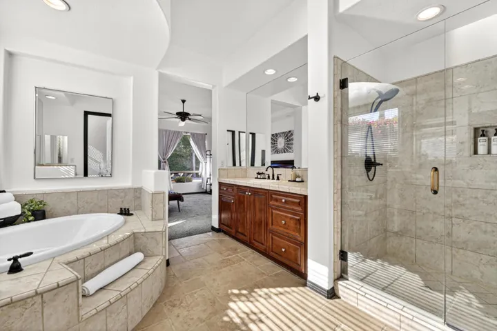 48789-cascade-st-day-034