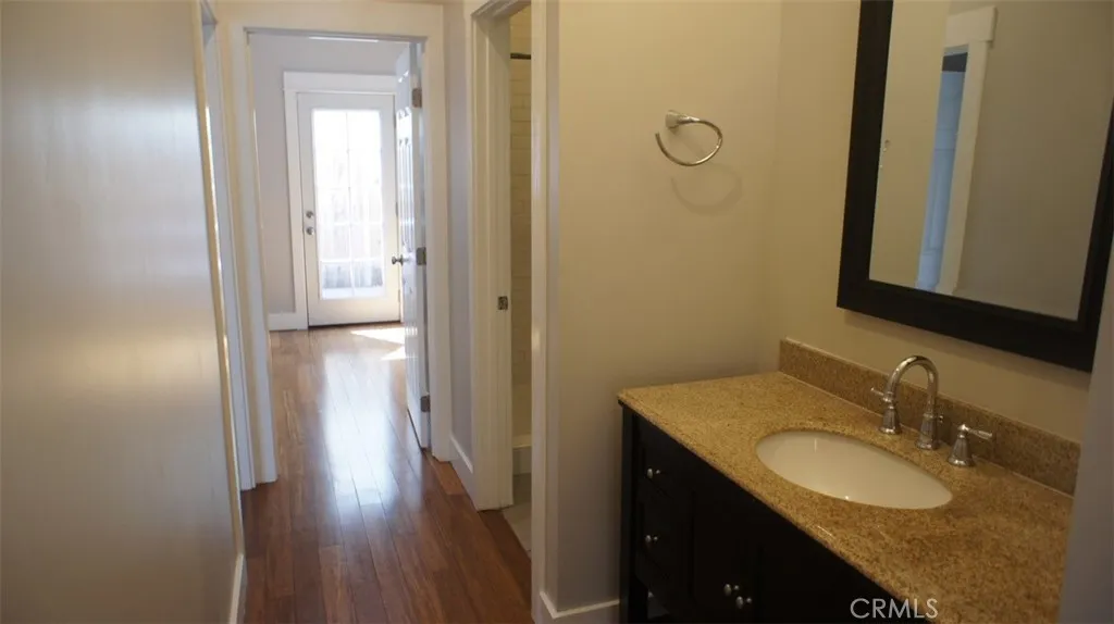 432 E 6th Street, Long Beach, California 90802 home-pic-17