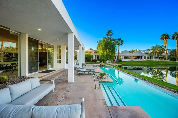 82-web-or-mls-JB_Andrews_OPMG_0126_082