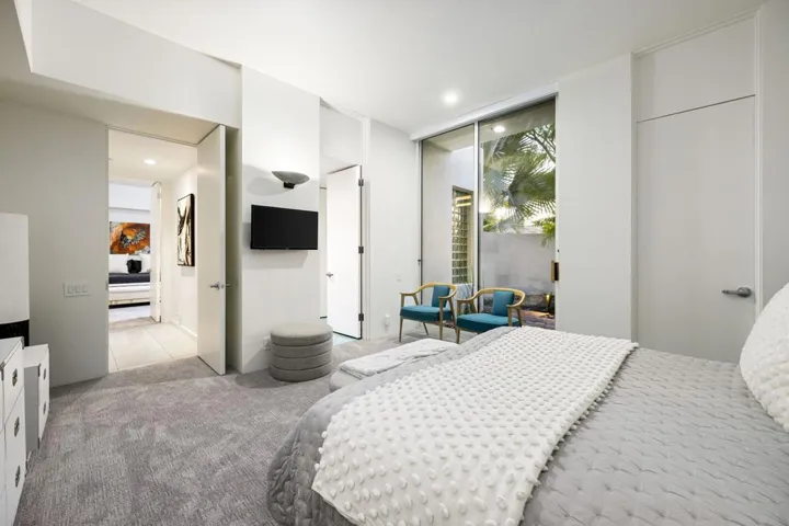 104-web-or-mls-JB_Andrews_OPMG_0126_104