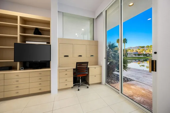 100-web-or-mls-JB_Andrews_OPMG_0126_100