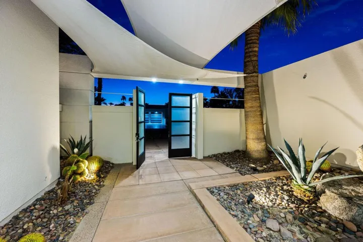 27-web-or-mls-JB_Andrews_OPMG_0126_027