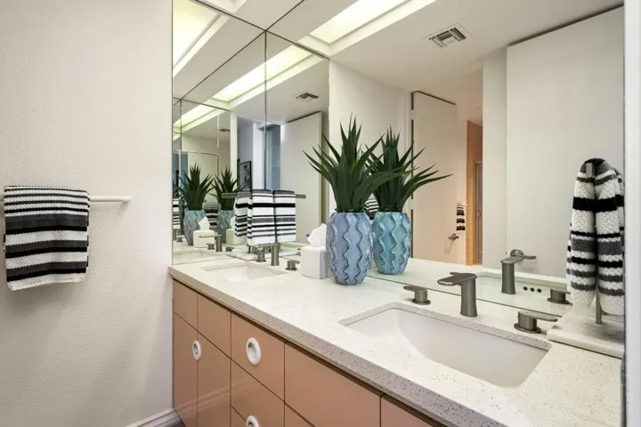 109-web-or-mls-JB_Andrews_OPMG_0126_109