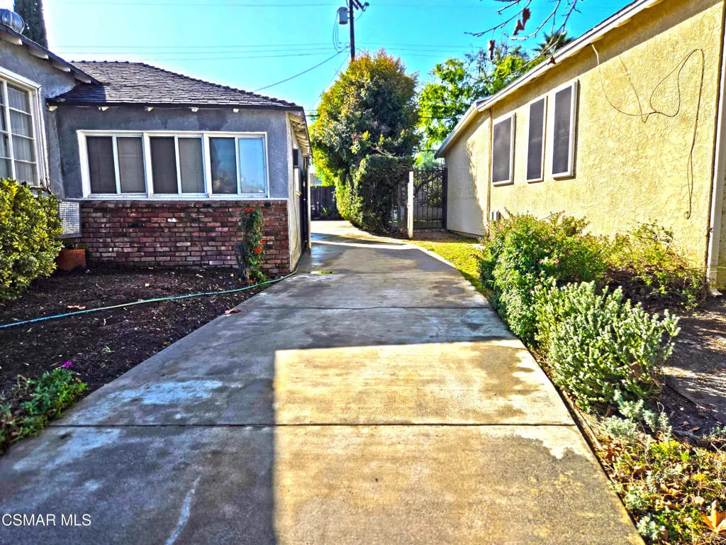 17526 Miranda Street, Encino, California 91316 home-pic-20