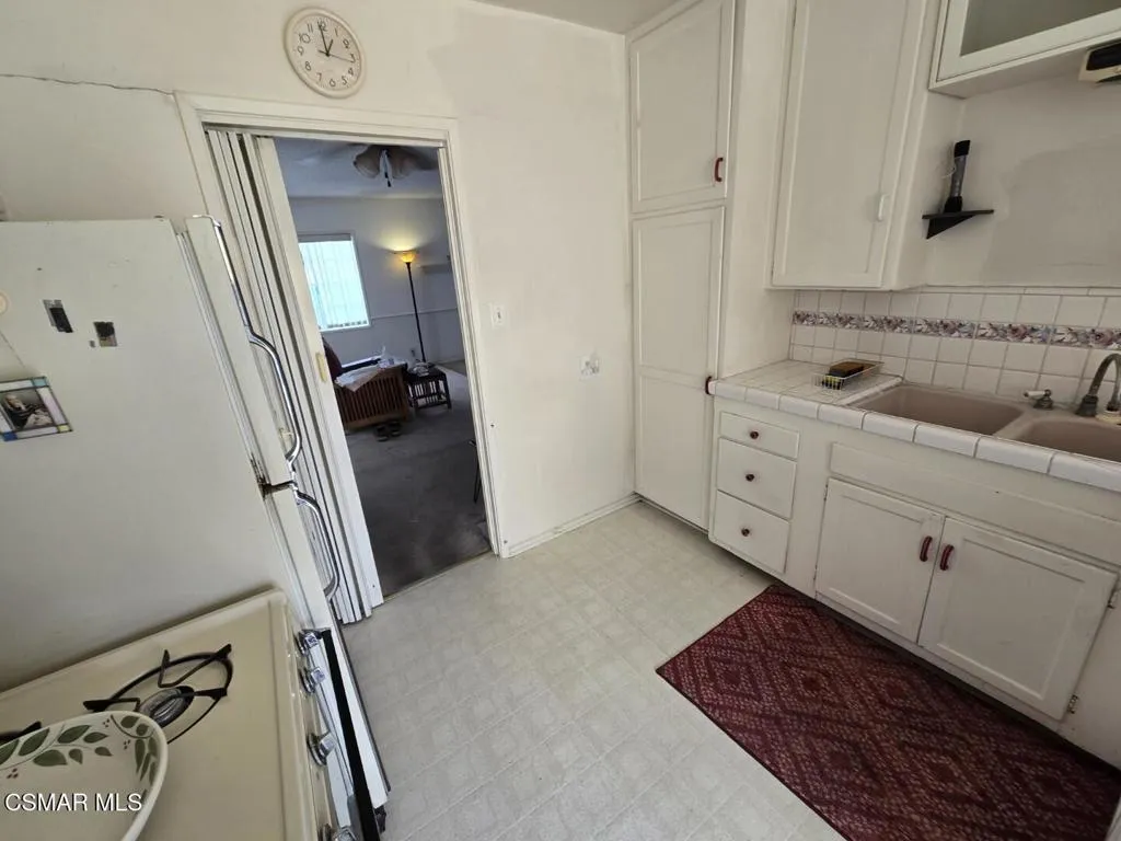 17526 Miranda Street, Encino, California 91316 home-pic-7