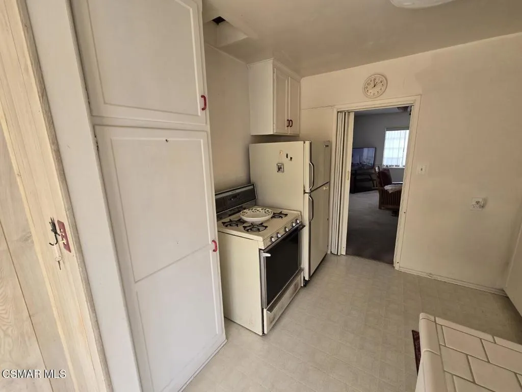 17526 Miranda Street, Encino, California 91316 home-pic-6