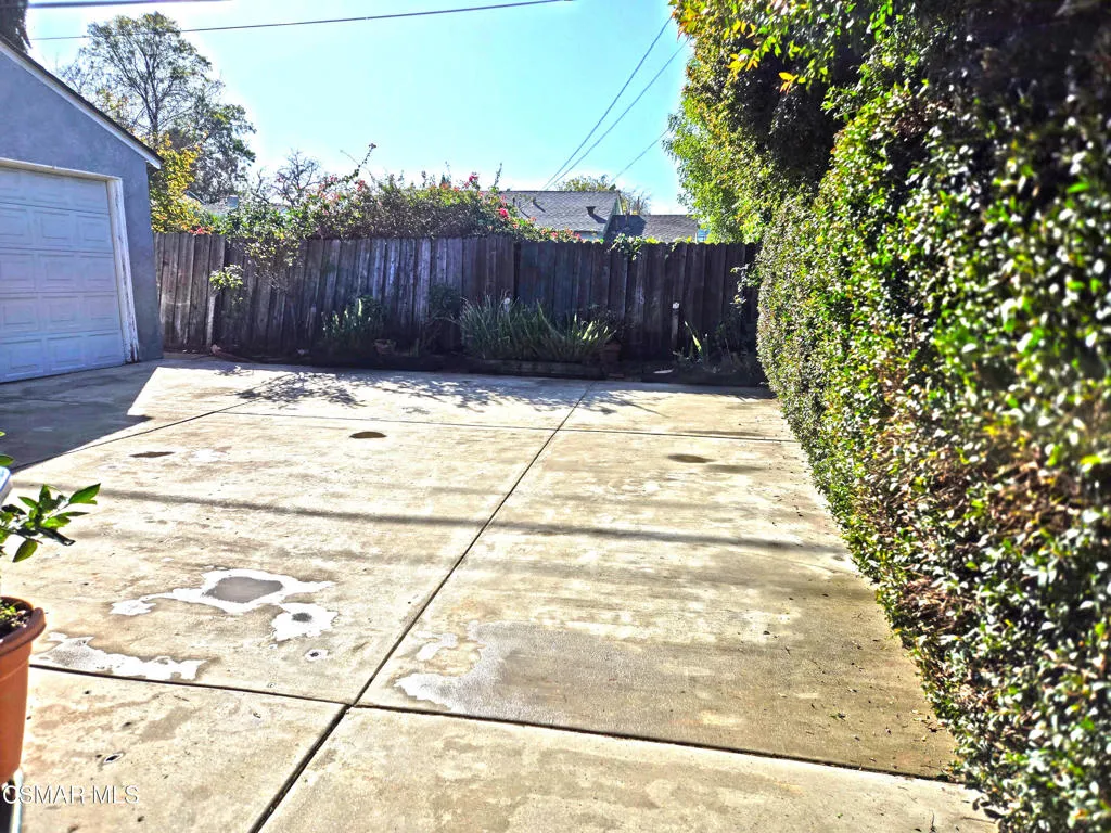 17526 Miranda Street, Encino, California 91316 home-pic-22