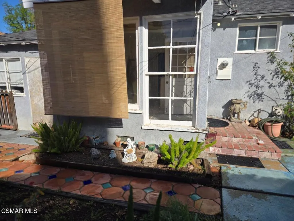 17526 Miranda Street, Encino, California 91316 home-pic-25