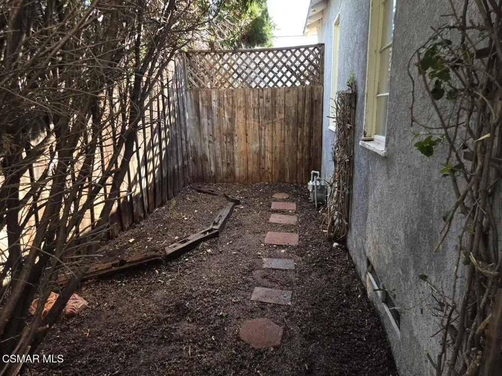 17526 Miranda Street, Encino, California 91316 home-pic-26