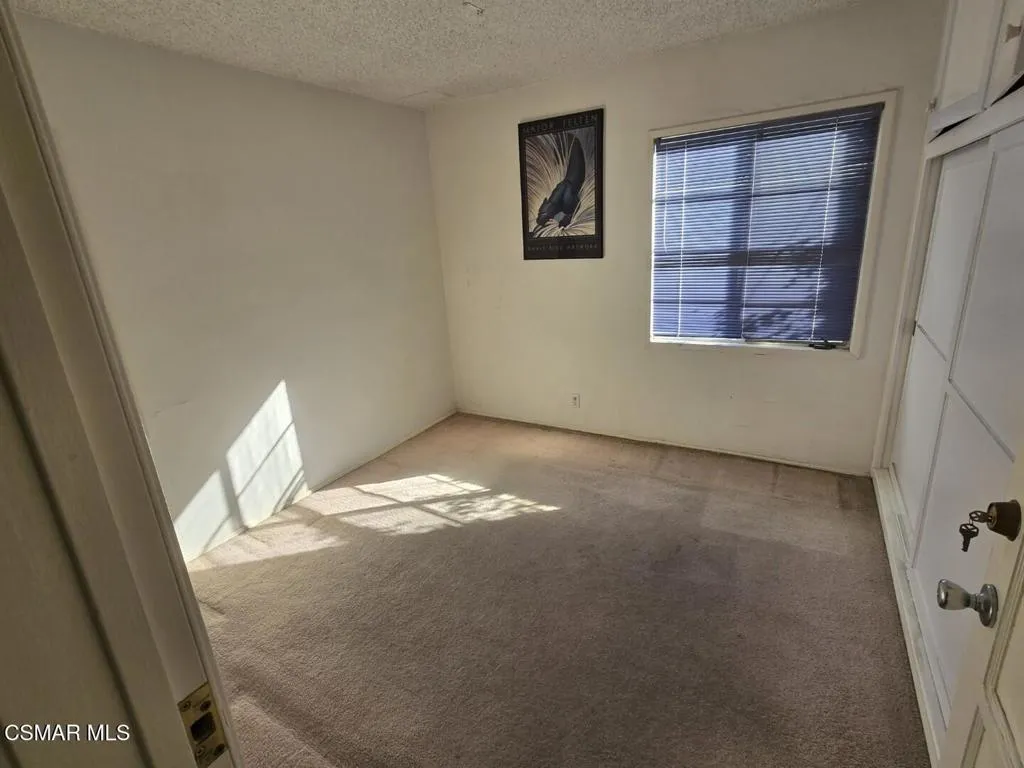 17526 Miranda Street, Encino, California 91316 home-pic-10