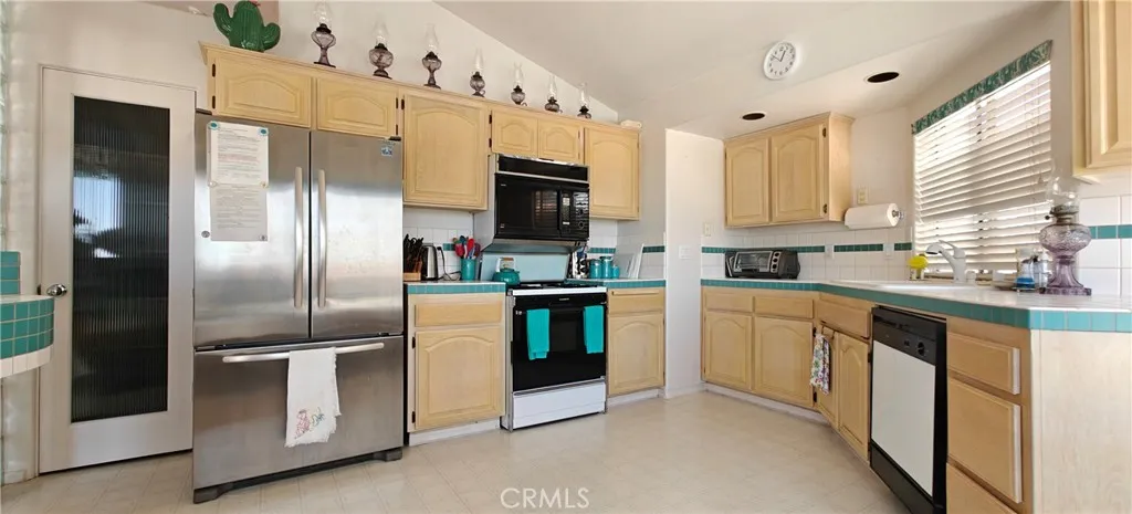6144 Carodean, 29 Palms, California 92277 home-pic-46