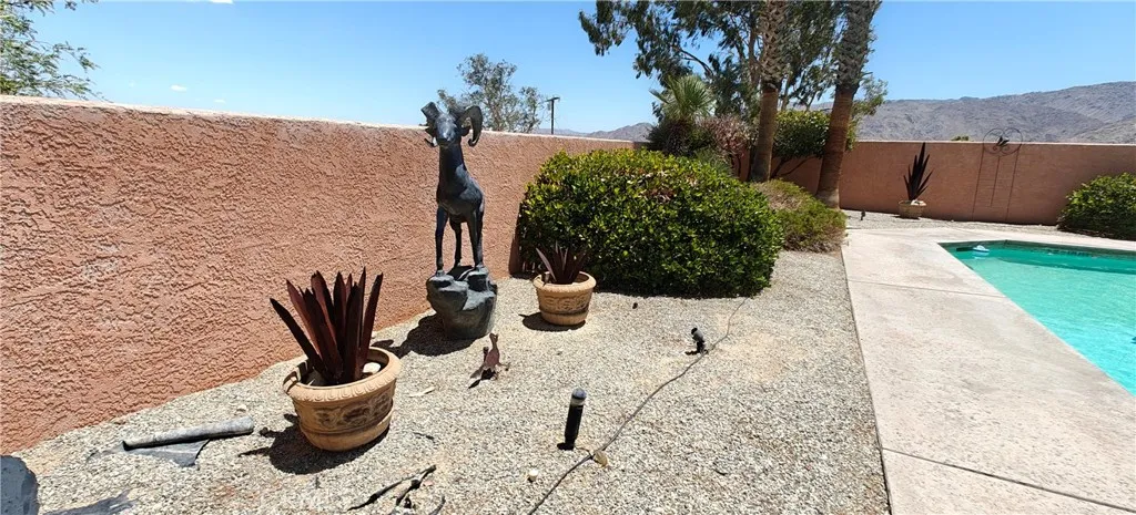 6144 Carodean, 29 Palms, California 92277 home-pic-14