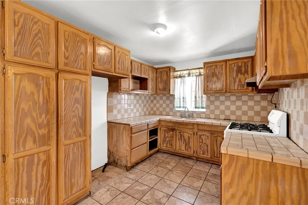 4748 Dozier Street, East Los Angeles, California 90022 home-pic-11