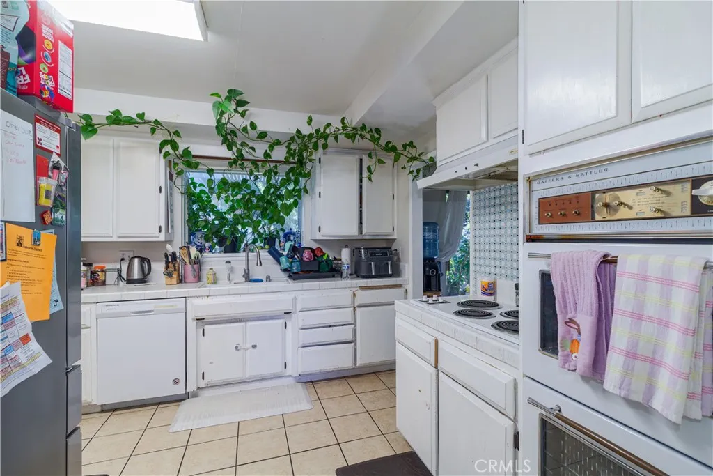 1330 Limerick Drive, Placentia, California 92870 home-pic-15