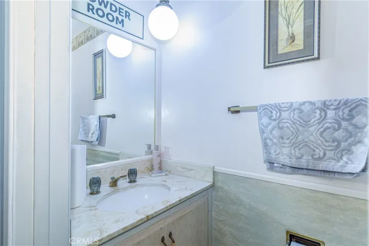 Powder bath