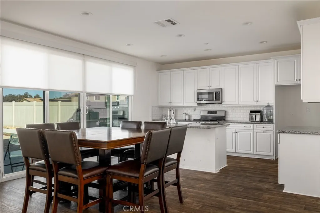 30800 Mossy Bend Ln., Murrieta, California 92563 home-pic-12