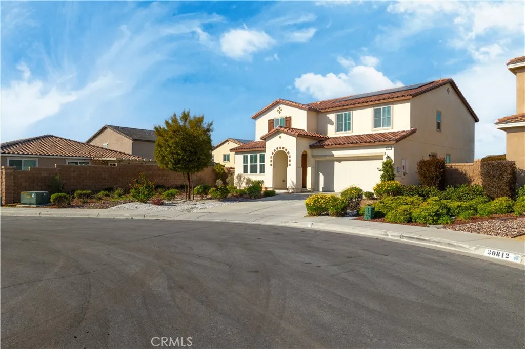 30800 Mossy Bend Ln., Murrieta, California 92563 home-pic-2