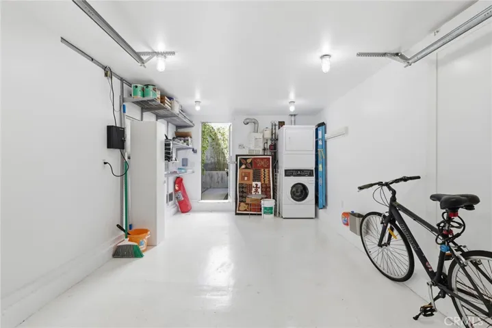 1 car garage and laundry