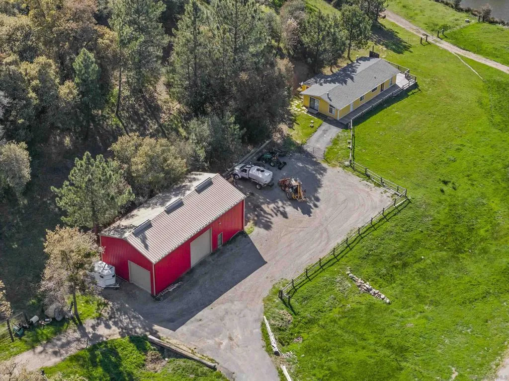2464 Wynola Rd, Julian, California 92036 home-pic-3