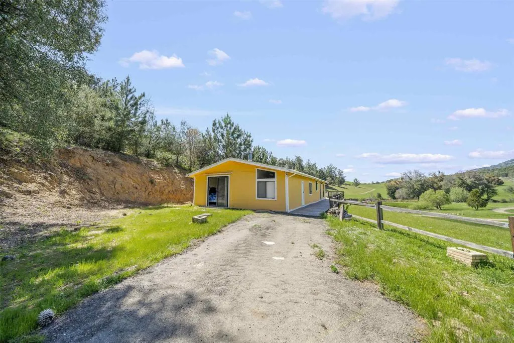 2464 Wynola Rd, Julian, California 92036 home-pic-22
