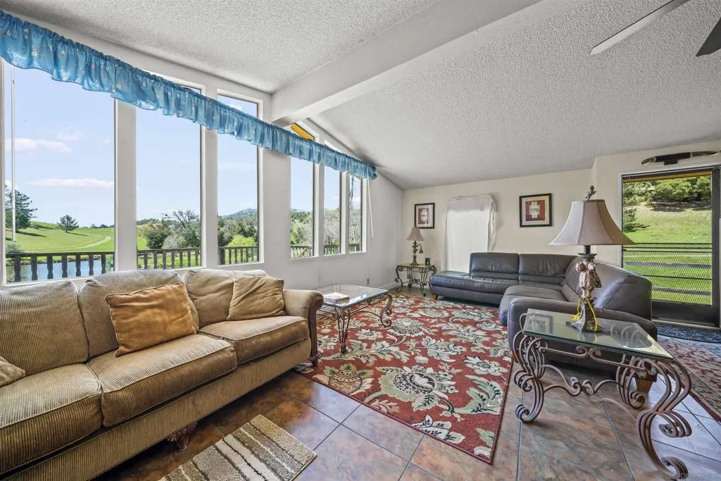 2464 Wynola Rd, Julian, California 92036 home-pic-36