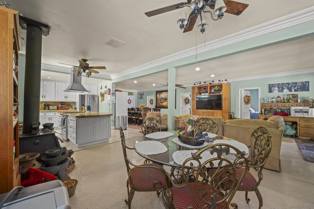 2464 Wynola Rd, Julian, California 92036 home-pic-11