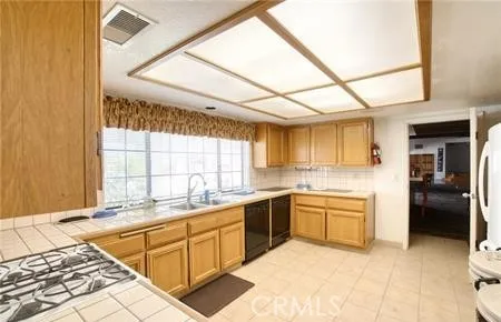 2906 Summer Set Cir, Banning, California 92220 home-pic-34