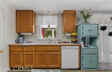 2906 Summer Set Cir, Banning, California 92220 home-pic-8