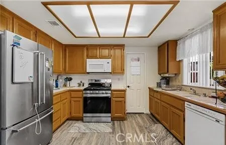 2906 Summer Set Cir, Banning, California 92220 home-pic-7
