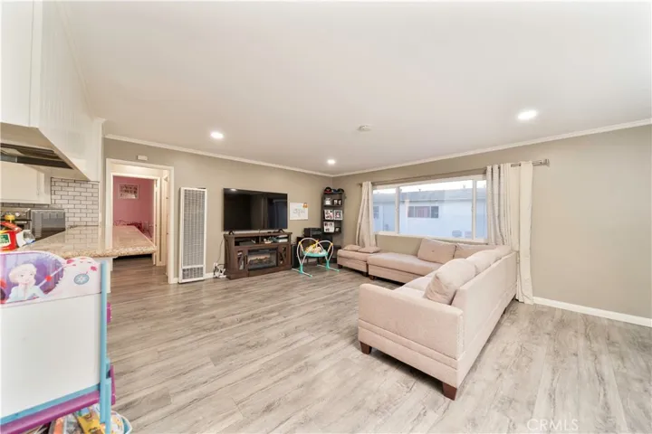 6021 Gage 4, Bell Gardens, California 90201