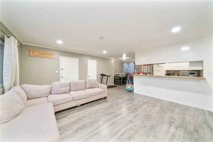 6021 Gage 4, Bell Gardens, California 90201