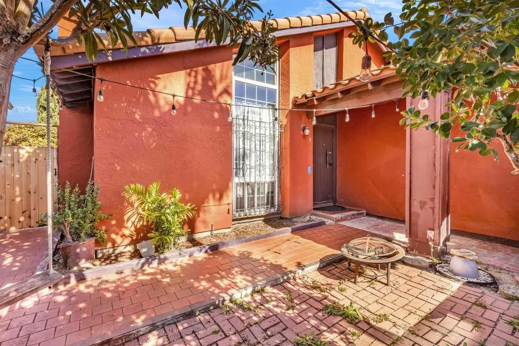 607 E E J St, Chula Vista, California 91910 home-pic-12