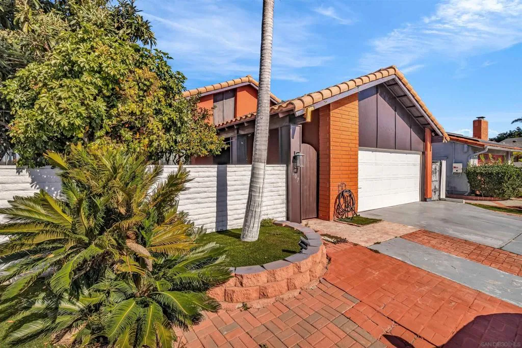 607 E E J St, Chula Vista, California 91910 home-pic-10