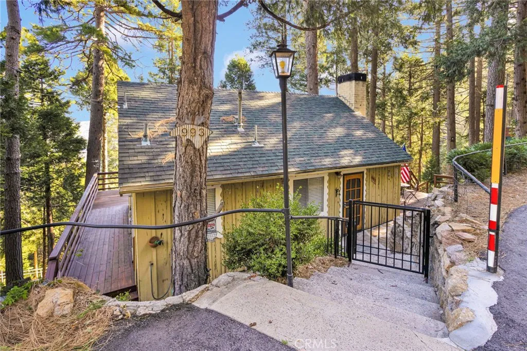 993 Mercury Way, Crestline, California 92325 home-pic-2